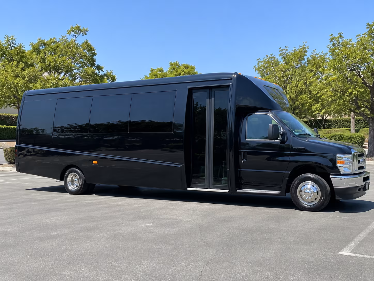 east los angeles plan your big night with east los angeles prom bus rentals