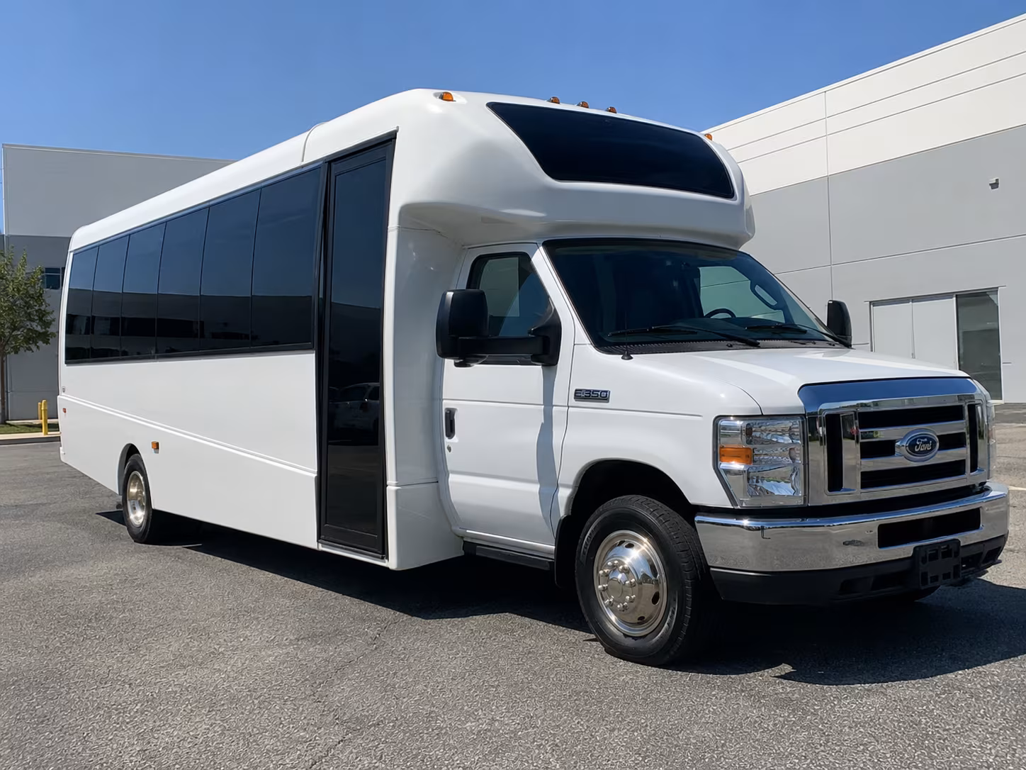 lynwood timely charter buses for lynwood corporate outings