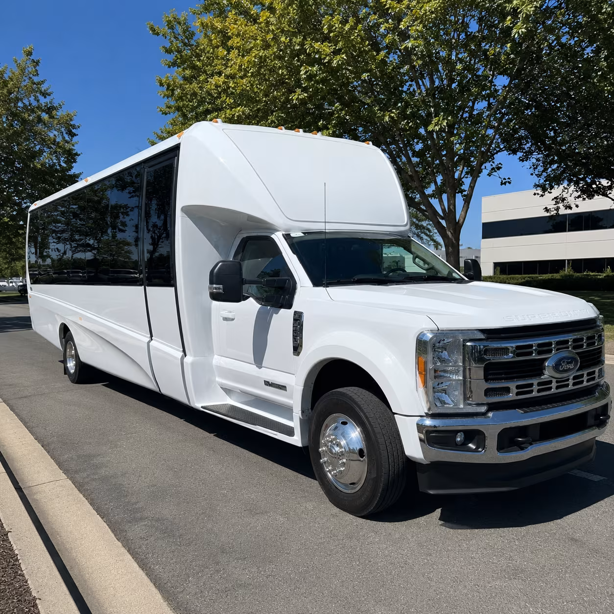 paramount employee shuttle services throughout paramount and california