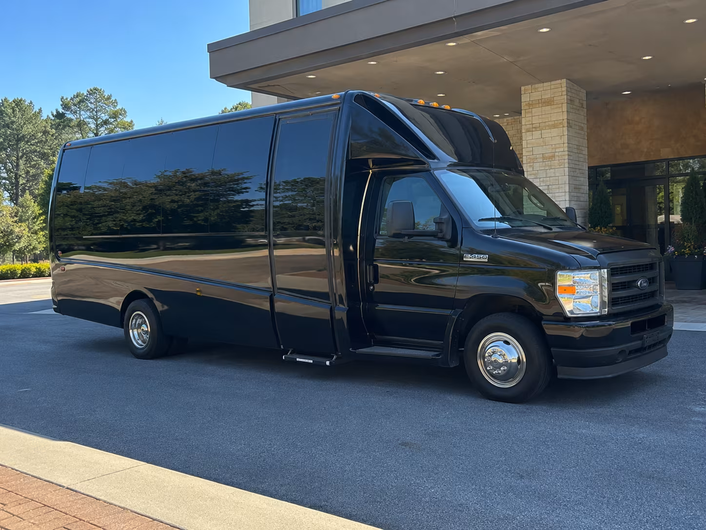 shuttle your wedding guests between south gate and downtown la venues